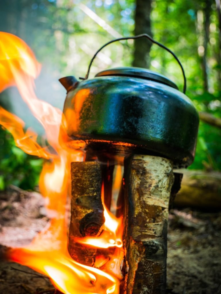 Torche suédoise et bouilloire